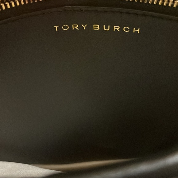 Tory Burch Crossbody 😍 - Picture 2 of 7